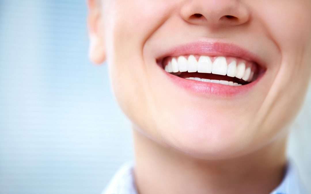 McAllen Dentist Reveals the Best Foods and Drinks To Brighten Your Teeth